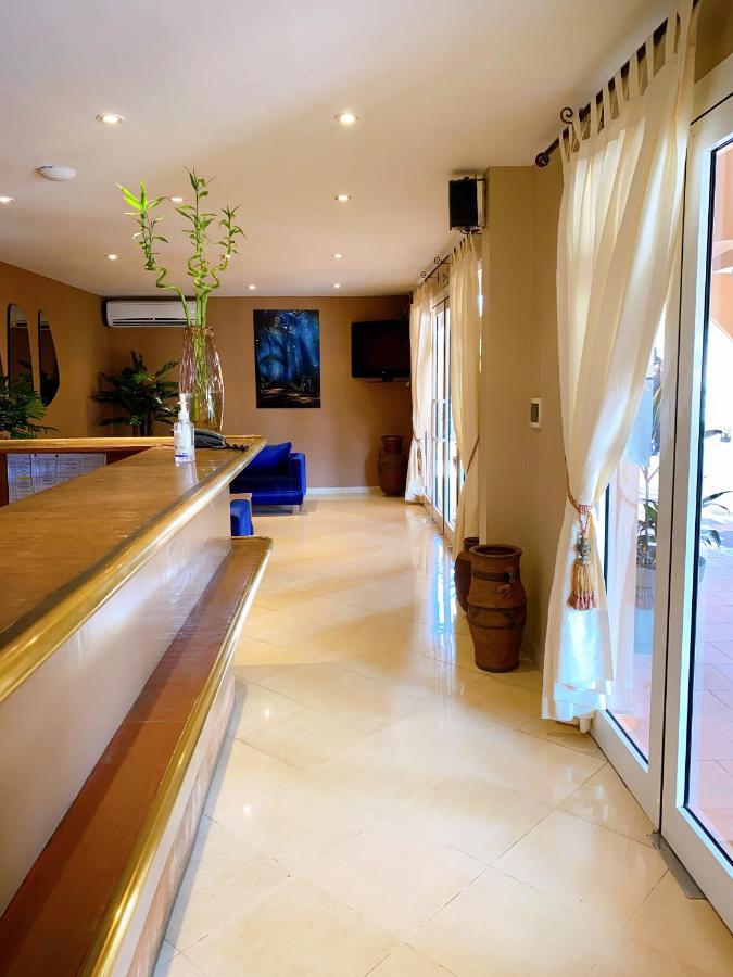 Airport Hotel Casino Du Cap-Vert Dakar Eksteriør billede